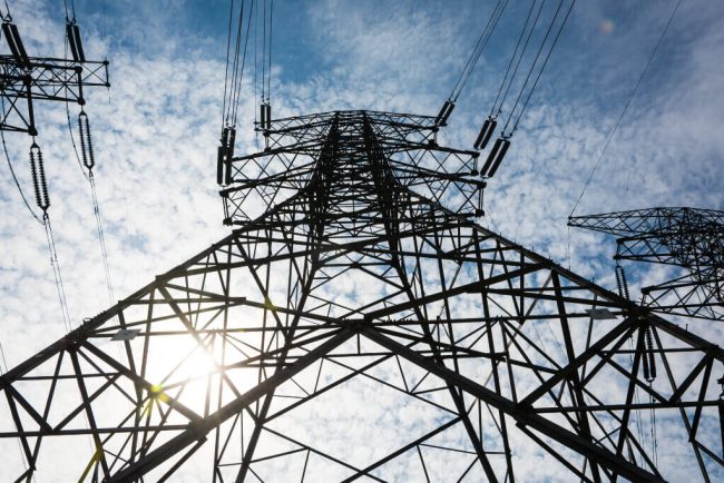 Transformadores eléctricos y distribución de energía Transformadores eléctricos y distribución de energía